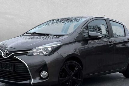 Toyota Yaris 98.300 km 9.555 &euro; Regensburg 93059