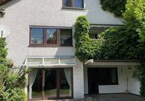 Drei Wohnungen in MFH in Kumpfmühl - schöner Garten