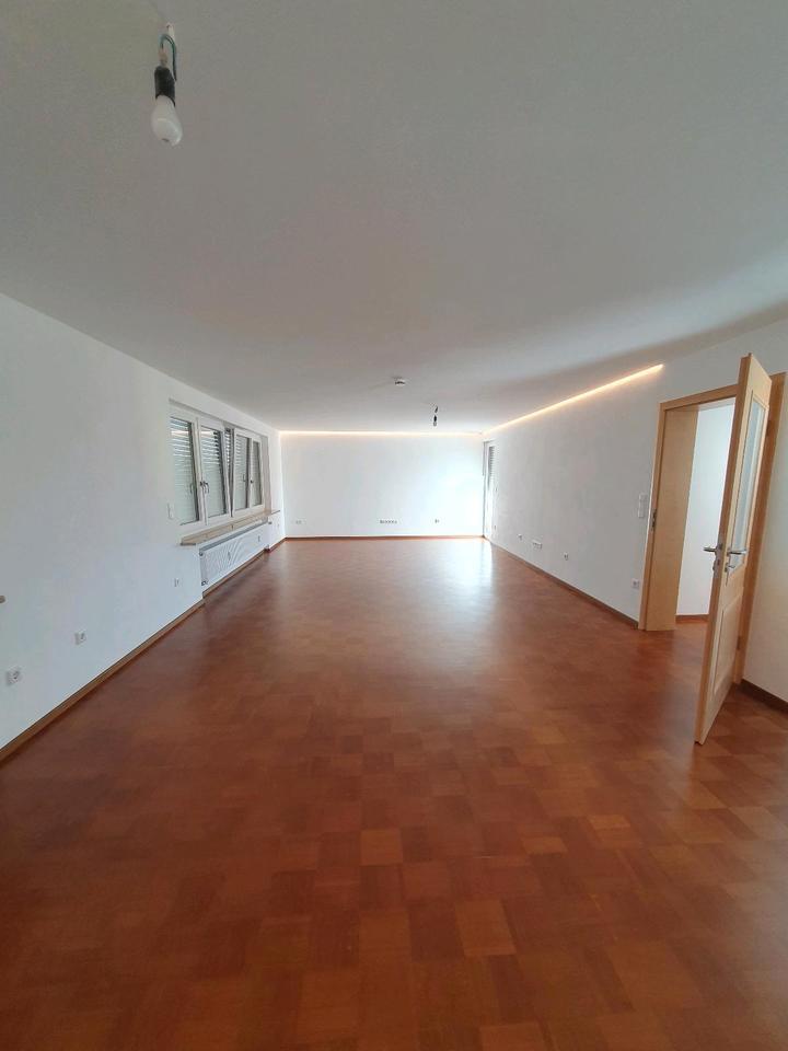 4 Zimmer Whg., 120 qm, hochwertig renoviert in Wenzenbach