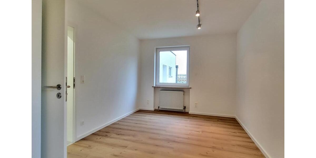 Erstbezug: Großes, exklusiv saniertes Wohnhaus 6 zimmer