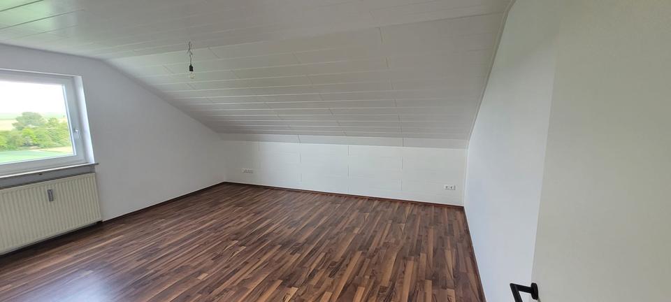 Dachgeschoßwohnung Regensburg Galgenberg - 2 Zimmer, 75 m&sup2;, 1.180&euro; | Angebot:26592598