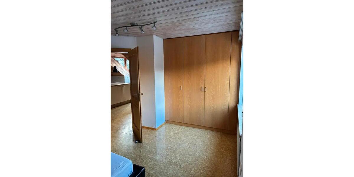 Dachgeschoßwohnung Deuerling - 3 Zimmer, 85 m&sup2;, 750&euro; | Angebot:26049383