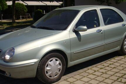 Lancia Lybra 82.624 km 2.500 &euro; Regensburg 93055