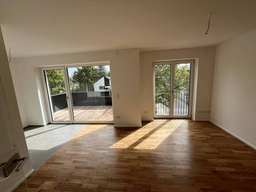 Neubau!Erstbezug! Komf. 2-Zi.-Whg. mit ca. 11 m² Südbalkon im Westen v. Rgbg.
