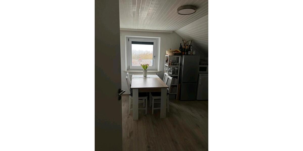 Dachgeschoßwohnung Regensburg Gallingkofen - 3 Zimmer, 45 m&sup2;, 800&euro; | Angebot:25343913