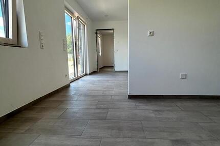 Wohnung Nittendorf - 2 Zimmer, 64 m&sup2;, 950&euro; | Angebot:25968171