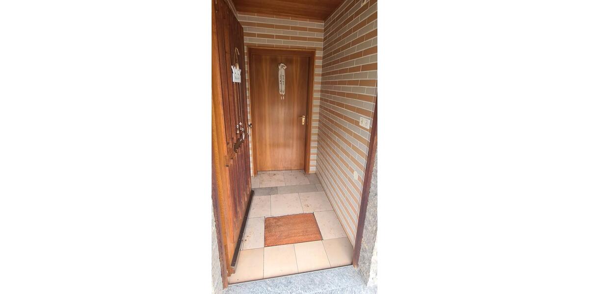 Einfamilienhaus Burglengenfeld - 8 Zimmer, 244 m&sup2;, 450.000&euro; | Angebot:26421540