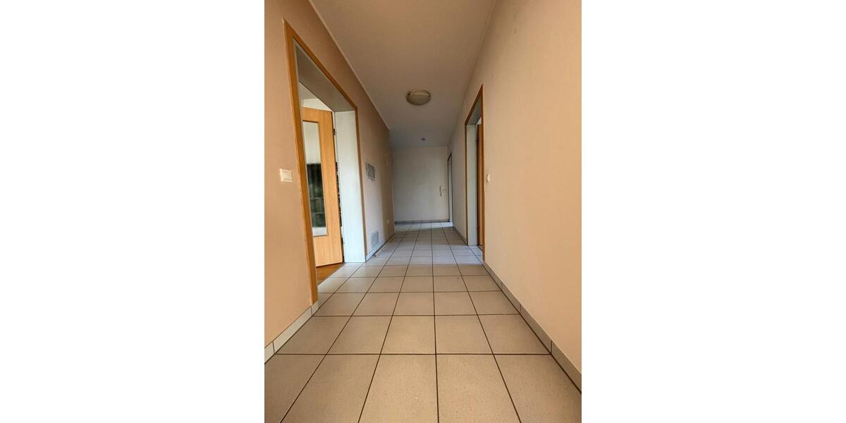 Erdgeschoßwohnung Pentling - 3 Zimmer, 108 m&sup2;, 1.180&euro; | Angebot:26443273