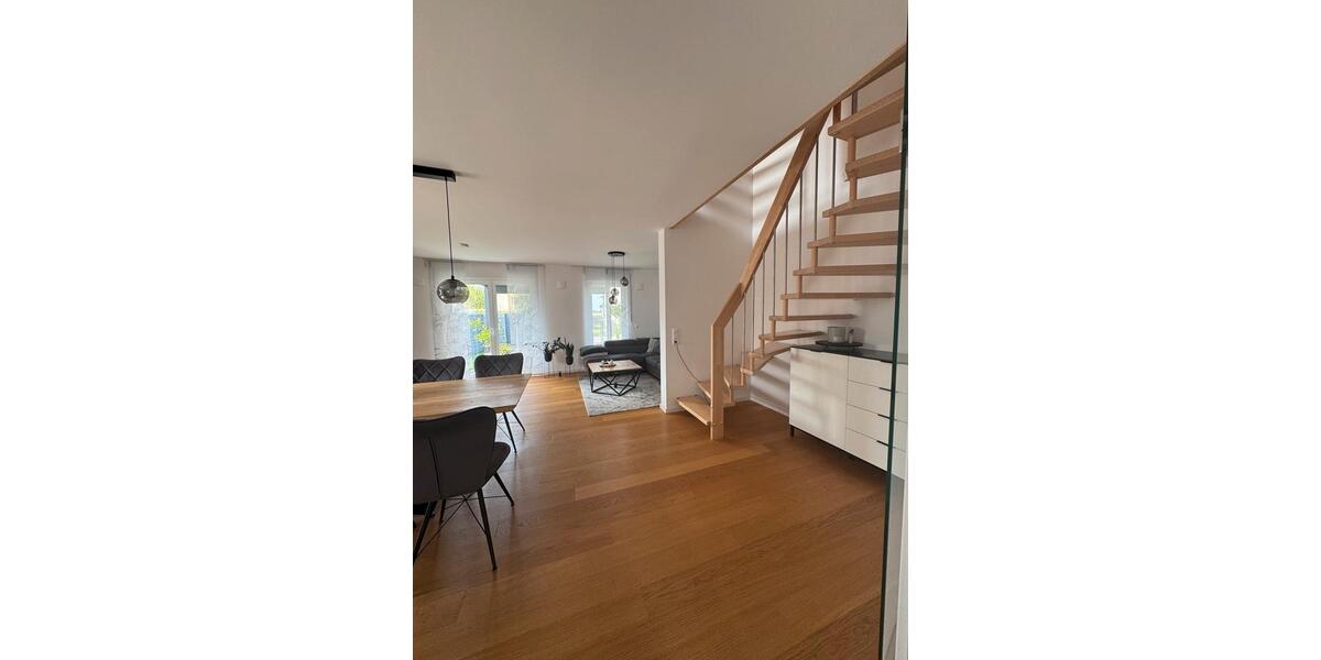 Reihenhaus Neutraubling - 5 Zimmer, 114 m&sup2;, 690.000&euro; | Angebot:27109009