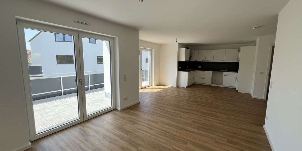 Etagenwohnung Regenstauf - 3 Zimmer, 91 m&sup2;, 1.360&euro; | Angebot:27348925