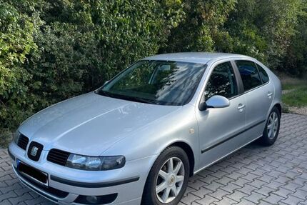 Seat Leon 129.000 km 2.400 &euro; Burglengenfeld 93133