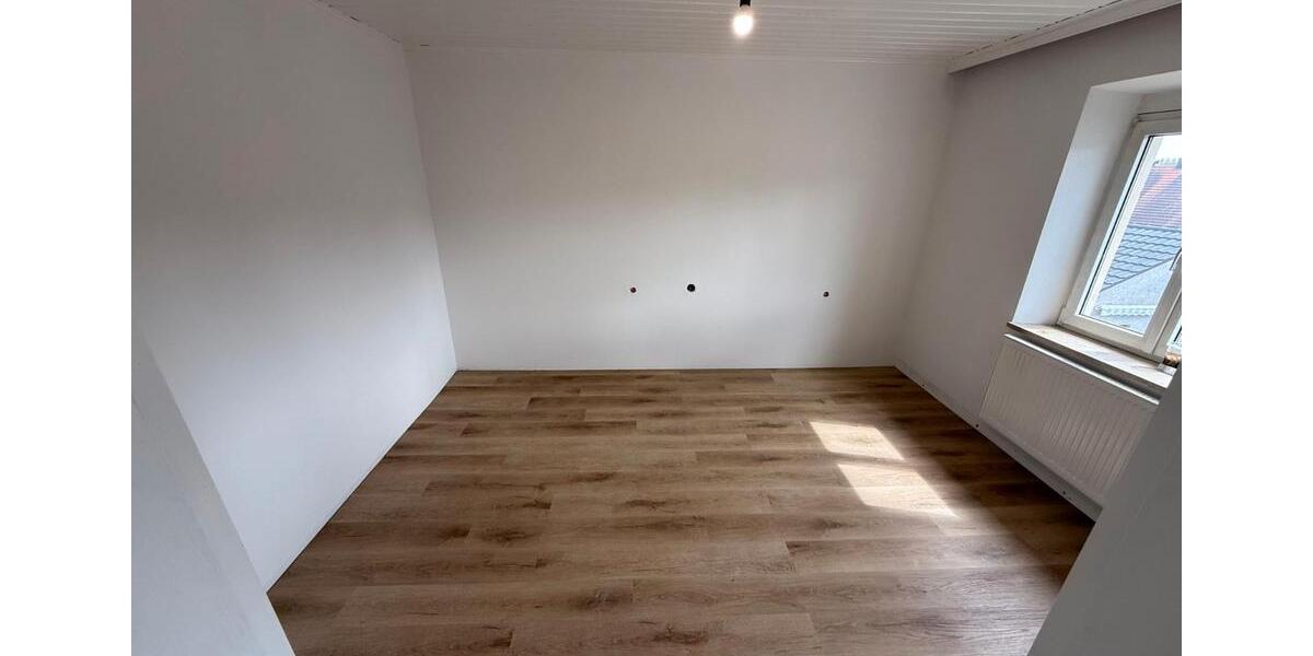 Etagenwohnung Mallersdorf-Pfaffenberg Pfaffenberg - 4 Zimmer, 81 m&sup2;, 971&euro; | Angebot:26250519