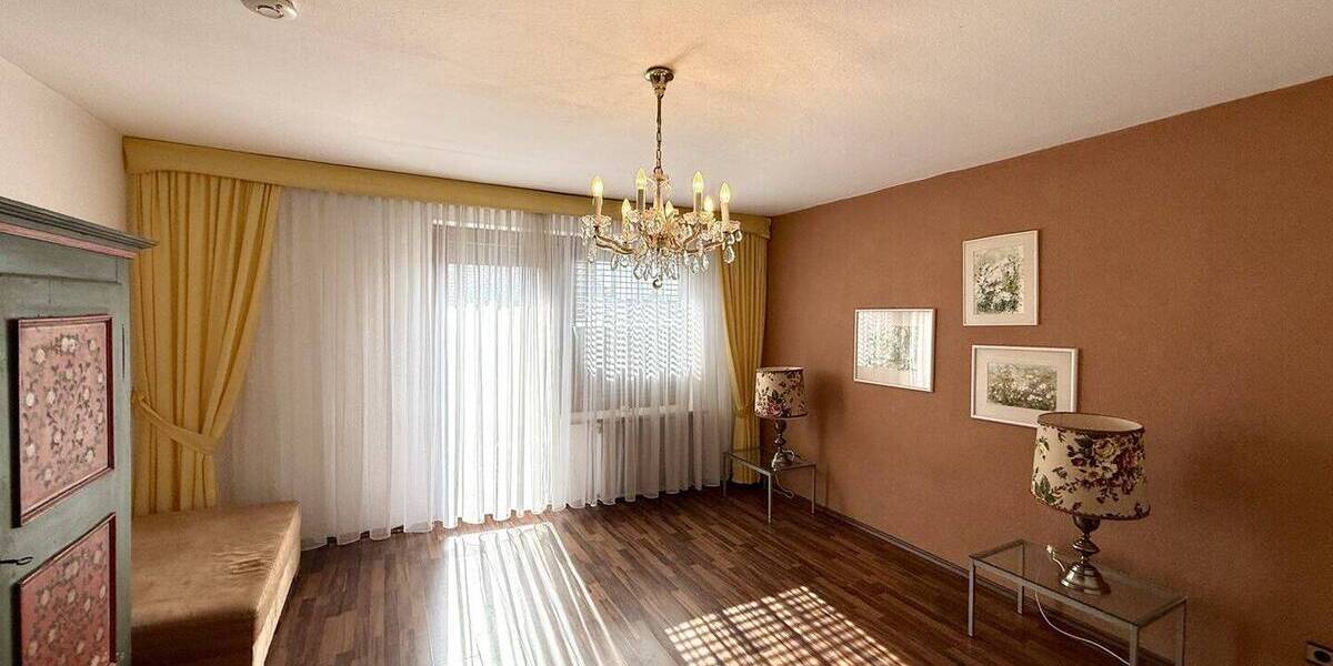 Einfamilienhaus Regensburg Westenviertel - 8 Zimmer, 145 m&sup2;, 445.000&euro; | Angebot:26190285