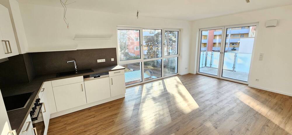 Einziehen und Aufleben - Exklusive Wohnung 3 Zimmer Wohnung mit Einbauküche und Balkon und Gartenanteil am Hochweg