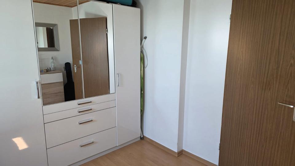 Dachgeschoßwohnung Pettendorf - 2.5 Zimmer, 62 m&sup2;, 440&euro; | Angebot:26345456