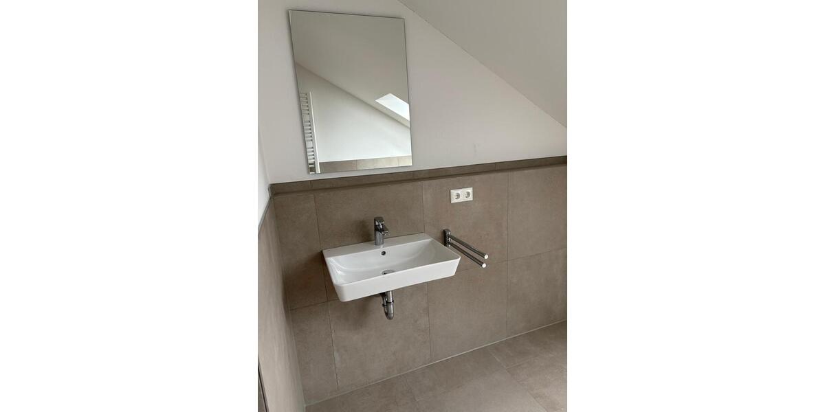 Moderne DG-Neubauwohnung nähe Uniklinikum Regensburg 2 zimmer