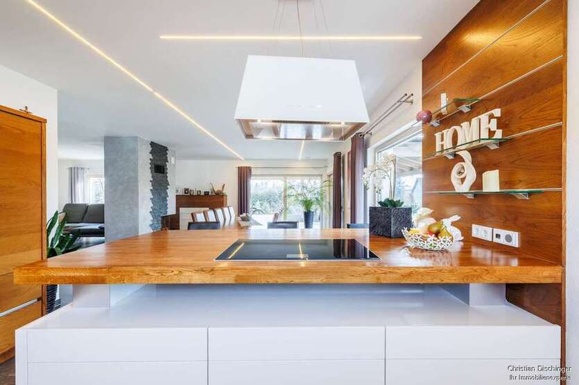 Haus zum Kaufen in Thalmassing 895.000 € 192.58 m²