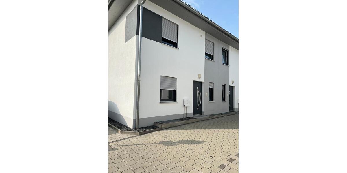 Doppelhaushälfte Abensberg - 4 Zimmer, 102 m&sup2;, 1.500&euro; | Angebot:25640594