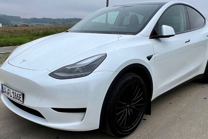 Tesla Model Y 52.000 km 32.900 &euro; Regensburg 93053
