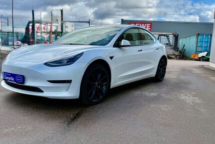 Tesla Model 3 127.000 km 26.900 &euro; Wörth an der Donau 93086