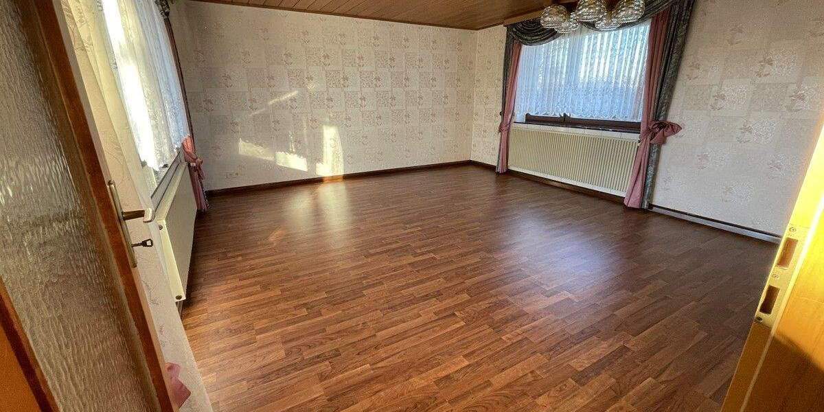 Einfamilienhaus Abensberg - 9 Zimmer, 190 m&sup2;, 490.000&euro; | Angebot:25739846