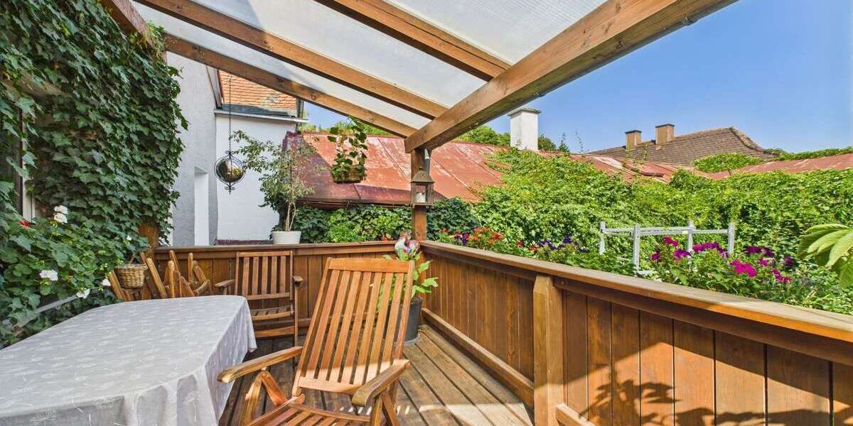 Haus zum Kaufen in Regensburg 1.050.000 € 254.85 m² 25 zimmer