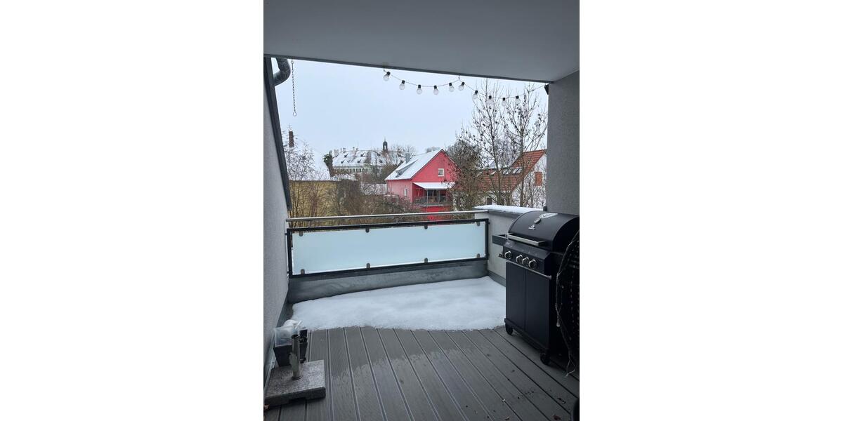 Helle 3,5-Zimmer Dachgeschosswohnung in Sünching mit Dachterrasse 3.5 zimmer