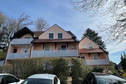 Gut geschnittene 2-Zimmer-Wohnung mit Terrasse und Kellerabteil