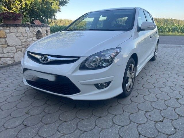 i30