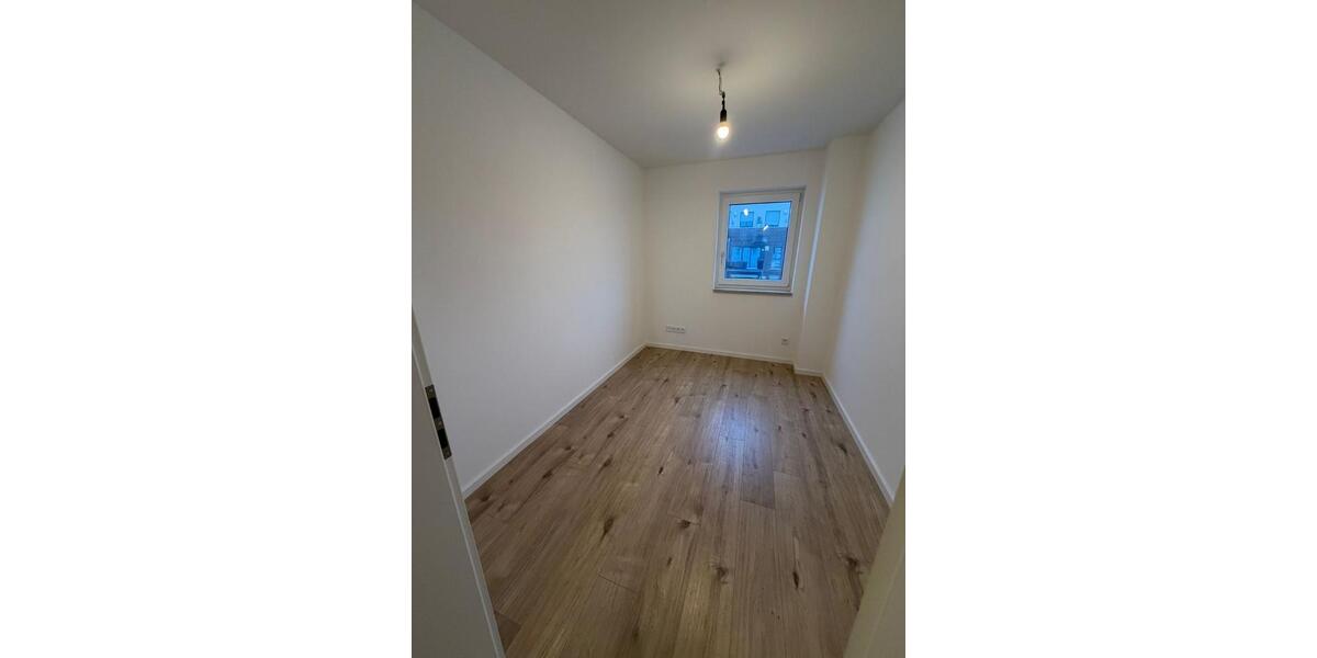 Etagenwohnung Barbing - 5.5 Zimmer, 150 m&sup2;, 1.900&euro; | Angebot:25715355