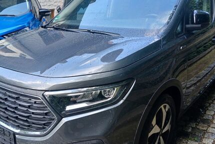 Ford Tourneo Connect 64.000 km 25.799 &euro; Regensburg-Bernhardswald 93170