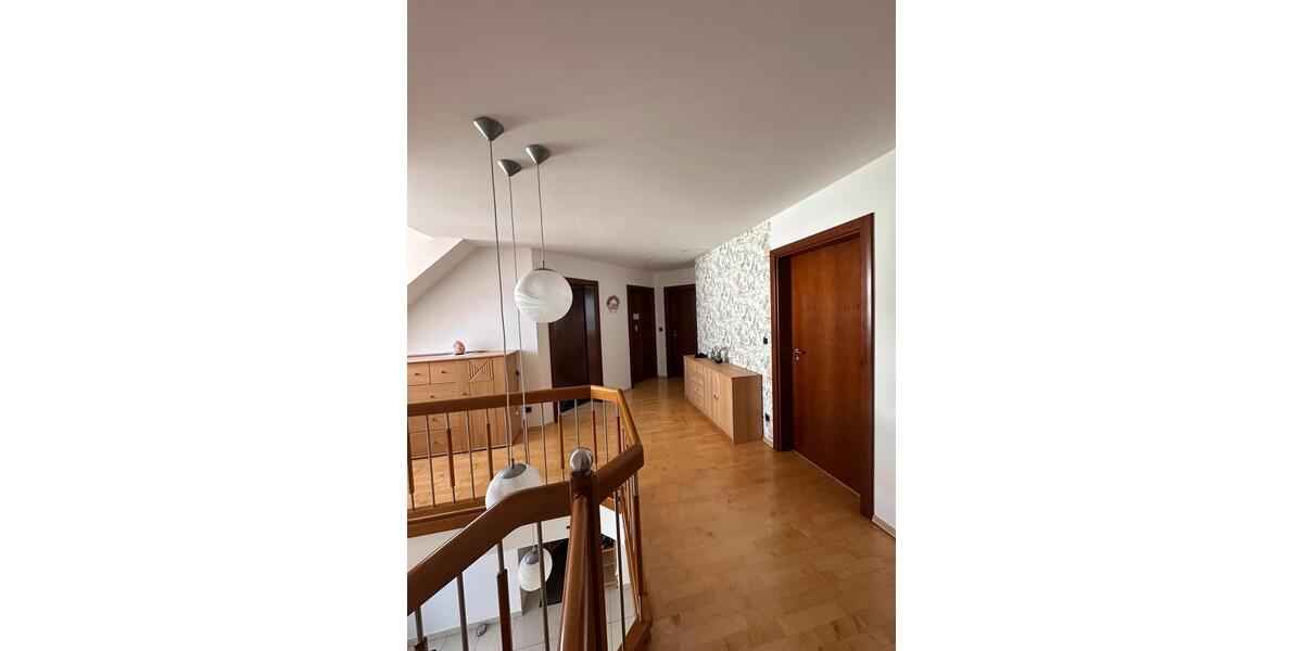 Einfamilienhaus Abensberg - 8 Zimmer, 180 m&sup2;, 2.150&euro; | Angebot:26121492
