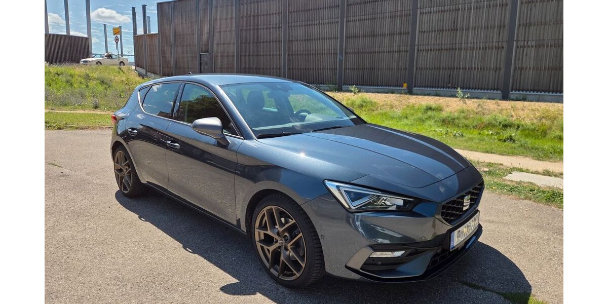 Seat Leon 54.000 km 18.600 &euro; Regensburg 93051
