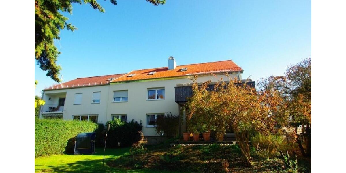 Dachgeschoßwohnung Neutraubling - 2.5 Zimmer, 75 m&sup2;, 940&euro; | Angebot:25415205