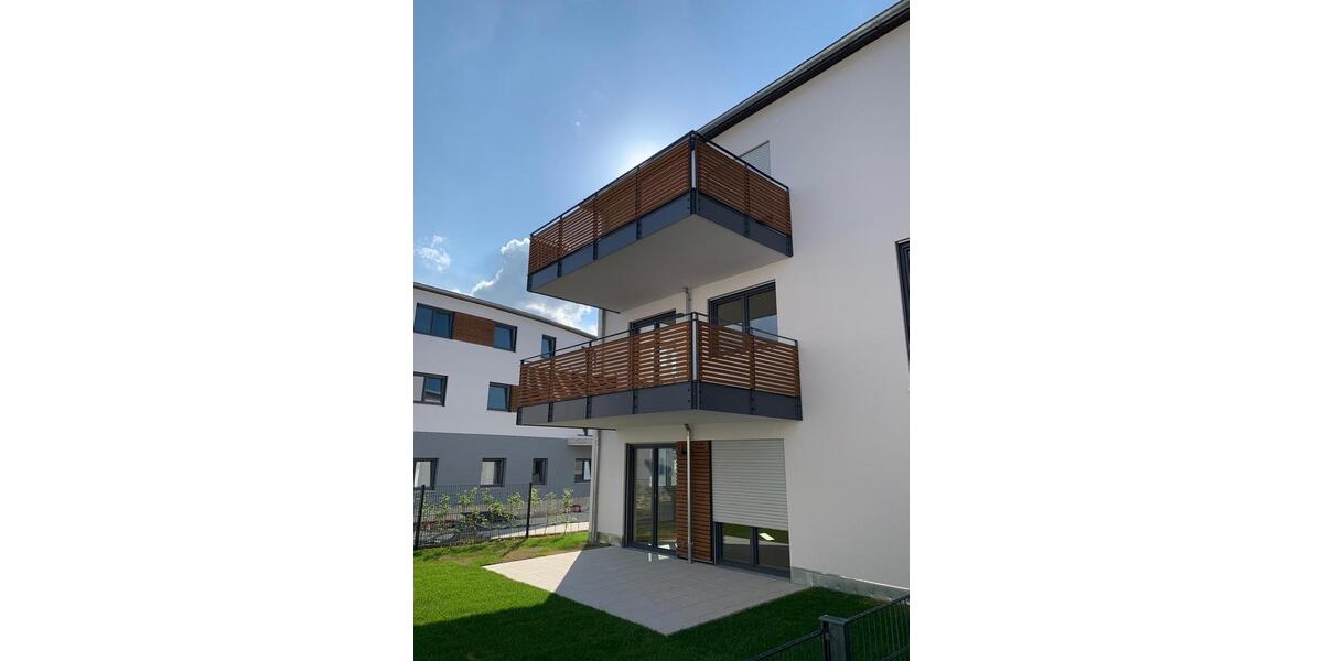 Hochwertige Wohnung 1.OG, 90qm , 3 Zimmer, Balkon, 2 TG Stellpl 3 zimmer