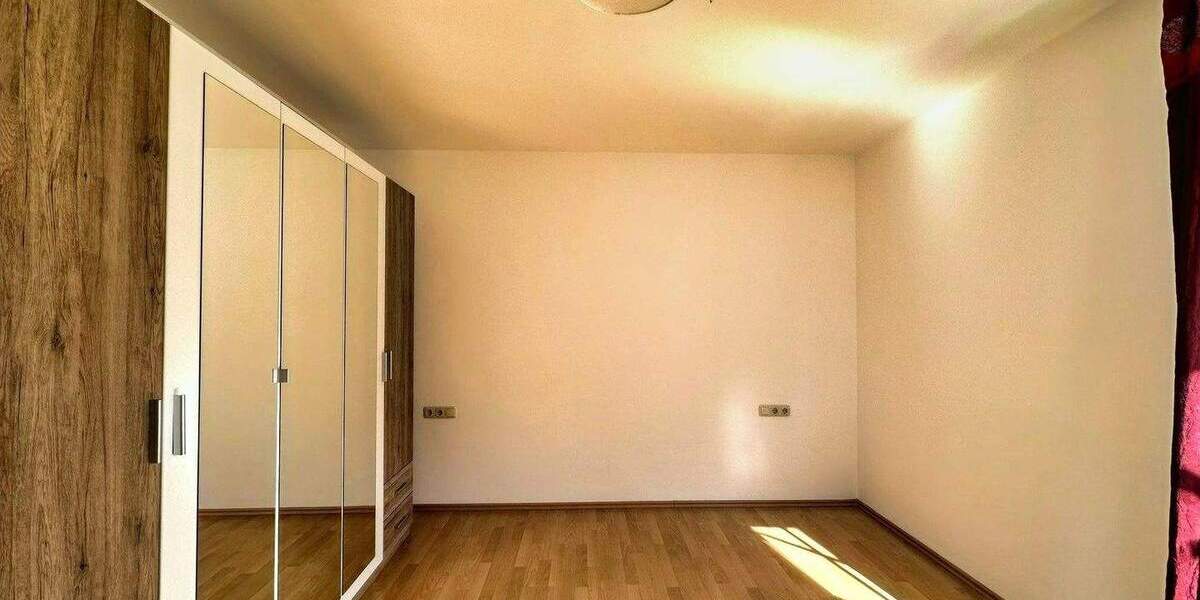Etagenwohnung Falkenstein - 2 Zimmer, 61 m&sup2;, 129.000&euro; | Angebot:25865335