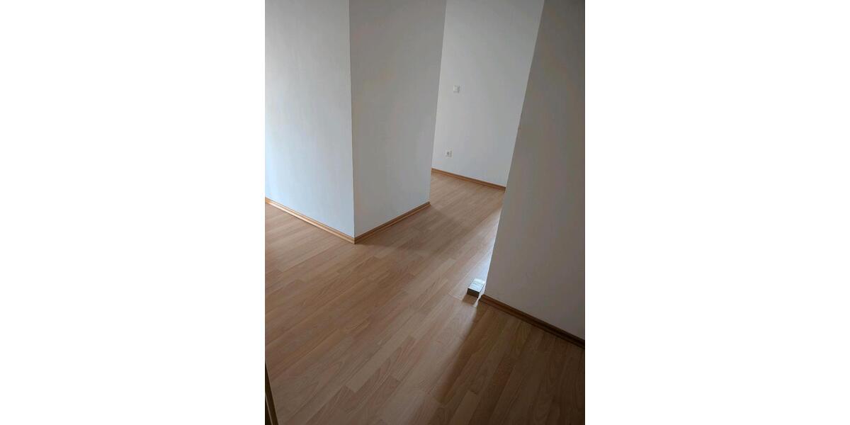 Vermiete 4- Zimmer Wohnung mit Balkon, uninähe 4 zimmer