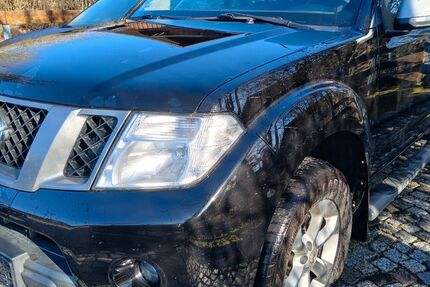 Nissan Navara 215.000 km 11.999 &euro; Regensburg-Bernhardswald 93170