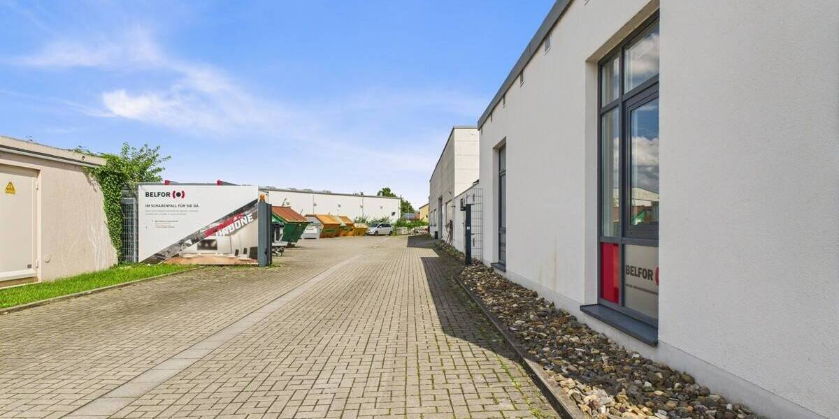 Gewerbeobjekt Neutraubling - 1.641.600&euro; | Angebot:25929471