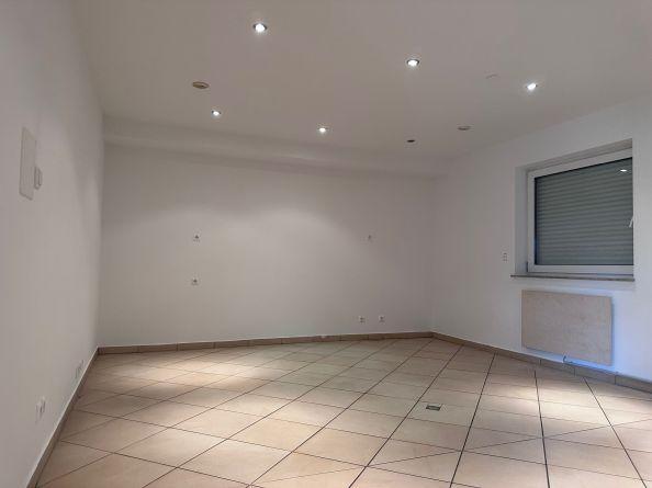 VB3481b Moderne Büroeinheit über zwei Etagen in ruhiger Lage Neutraubling