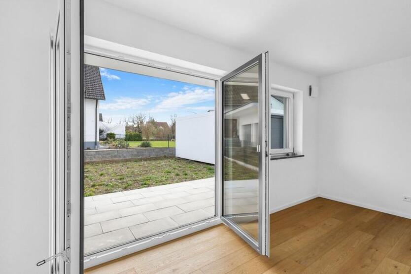 Gehobenes Reihenendhaus zum Erstbezug