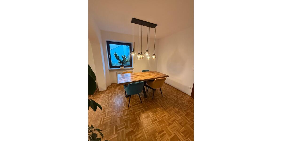 Reihenhaus Bad Abbach - 12 Zimmer, 188 m&sup2;, 2.050&euro; | Angebot:27620979