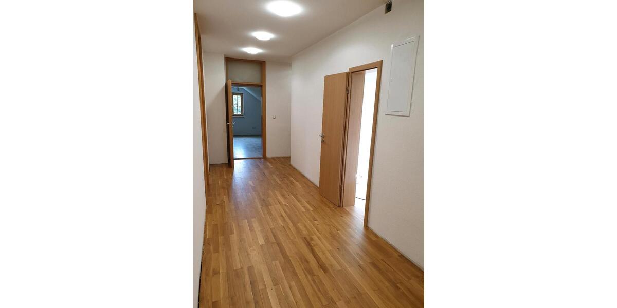 Etagenwohnung Donaustauf - 5 Zimmer, 143 m&sup2;, 1.590&euro; | Angebot:27594346