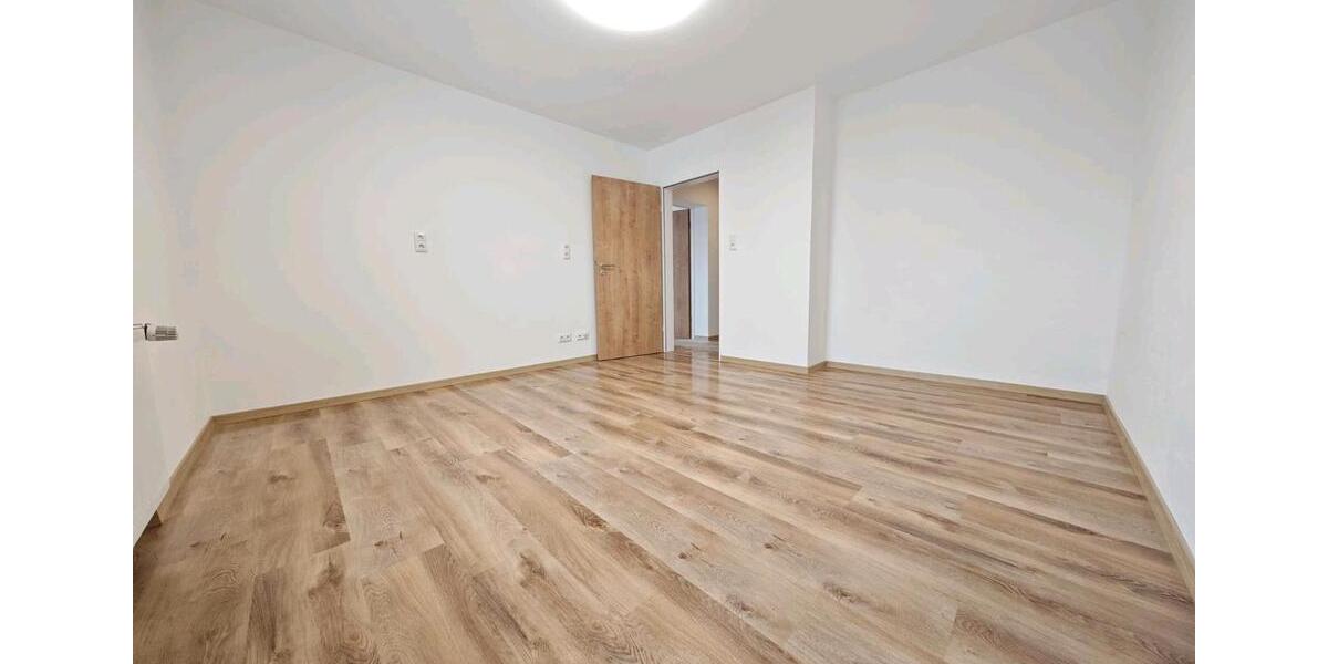 Etagenwohnung Sinzing - 3 Zimmer, 104 m&sup2;, 1.200&euro; | Angebot:26272778