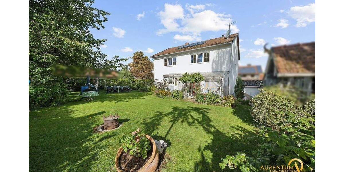 Gepflegtes Zweifamilienhaus mit großem Grundstück, Gartenidylle und unverbaubatem Ausblick ins Grüne 6 zimmer