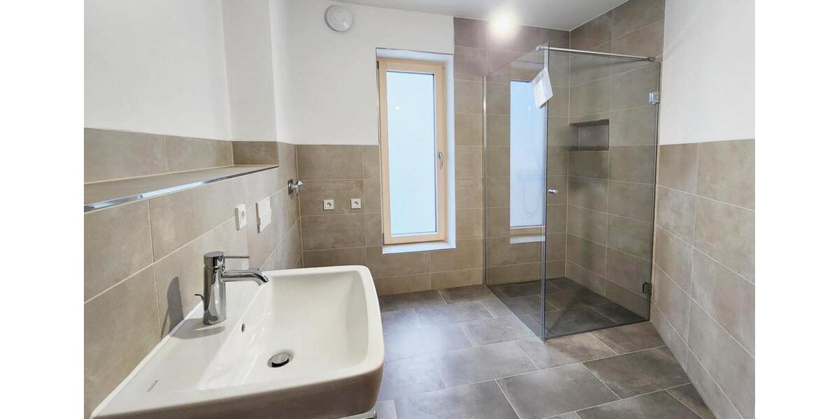 Etagenwohnung Regensburg Galgenberg - 2 Zimmer, 65 m&sup2;, 1.190&euro; | Angebot:24700935