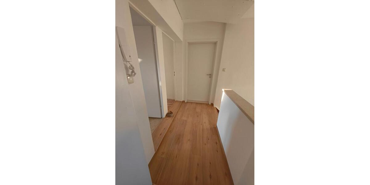 Etagenwohnung Kelheim - 4 Zimmer, 100 m&sup2;, 1.200&euro; | Angebot:27609842