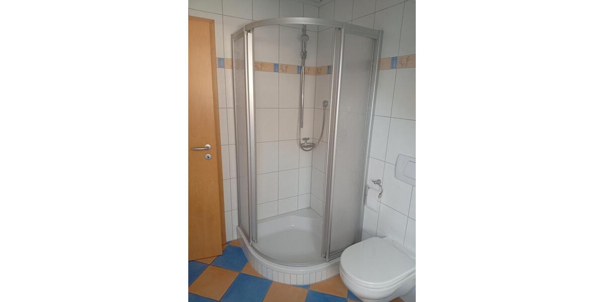 Helle, geräumige Dachgeschosswohnung mit 78 qm in Reichenbach 3 zimmer