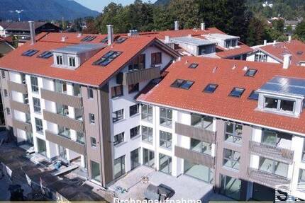 3-Zimmer-Wohnung ca. 68 m² im Zentrum , 1. OG, LIFT, EBK, Keller