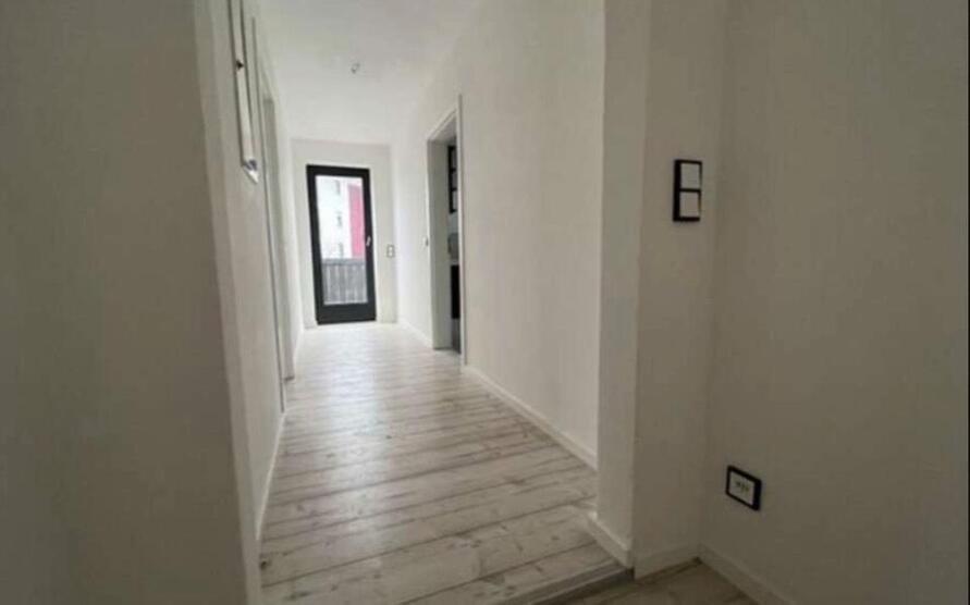 4 Zimmer Wohnung mit Balkon